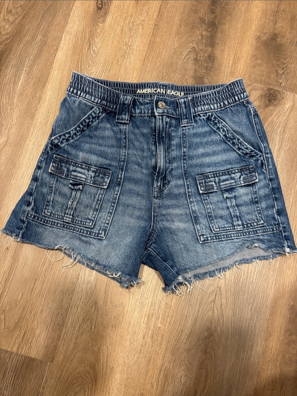 American Eagle Highest Rise '90s Boyfriend Cargo Shorts - 4